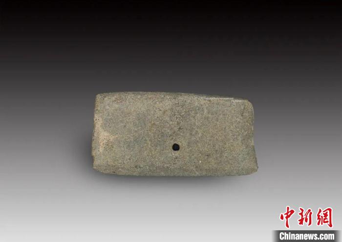 在該遺址發(fā)現(xiàn)的石刀?！∩轿魇】脊叛芯吭汗﹫D